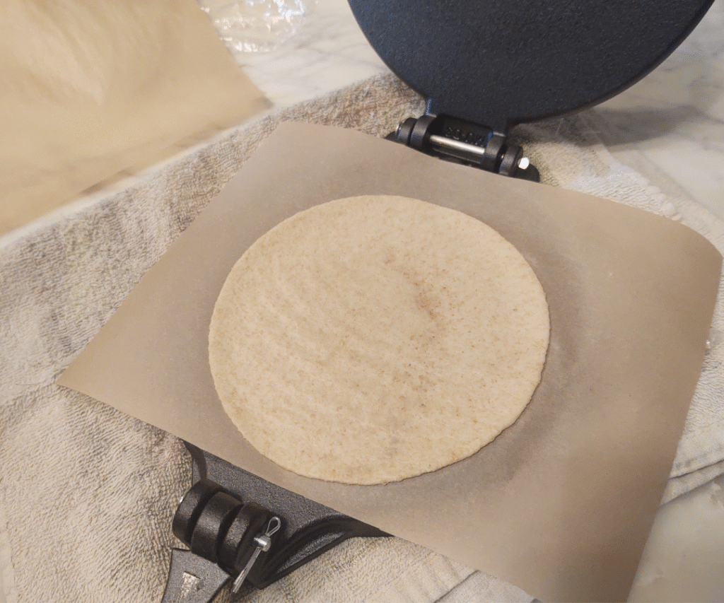 pressing tortilla