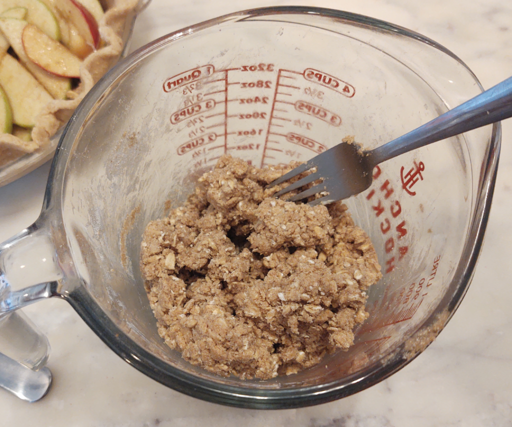 apple crisp pie topping